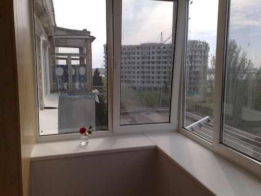 Угловое окно ПВХ в квартире.
